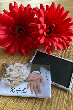 mariage mains magents rectangulaire